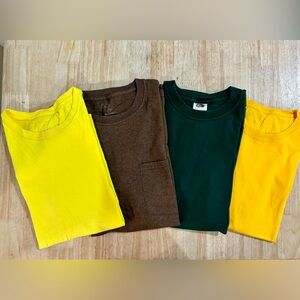 SOLD
Mens Fruit of the loom & Gildan basic shirts size Medium